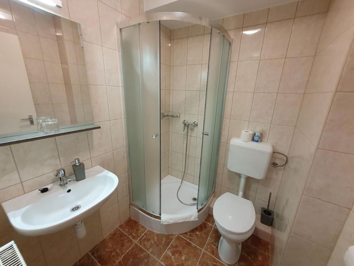 Citylife Rooms Mosonmagyaróvár Esterno foto