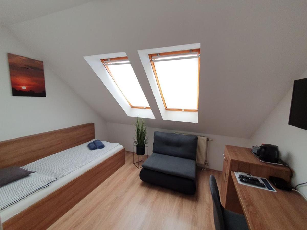 Citylife Rooms Mosonmagyaróvár Esterno foto