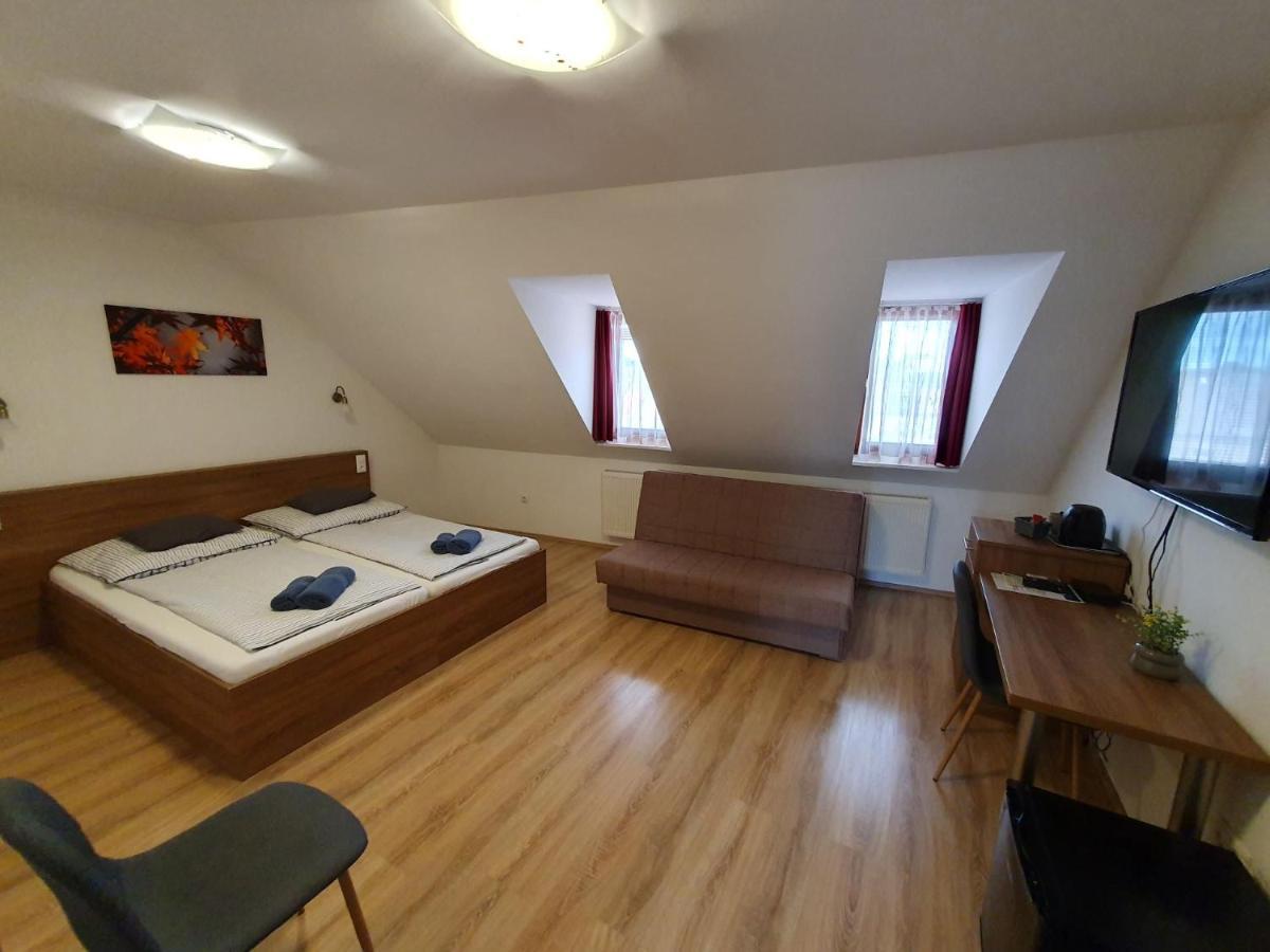 Citylife Rooms Mosonmagyaróvár Esterno foto